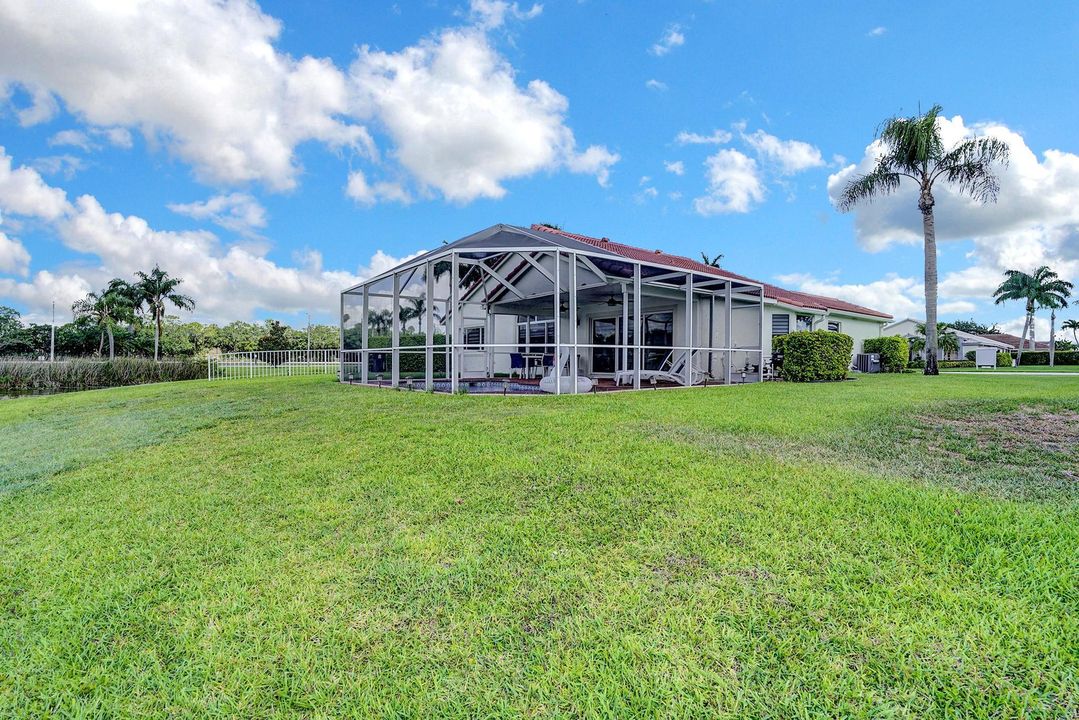 For Sale: $750,000 (3 beds, 2 baths, 1976 Square Feet)