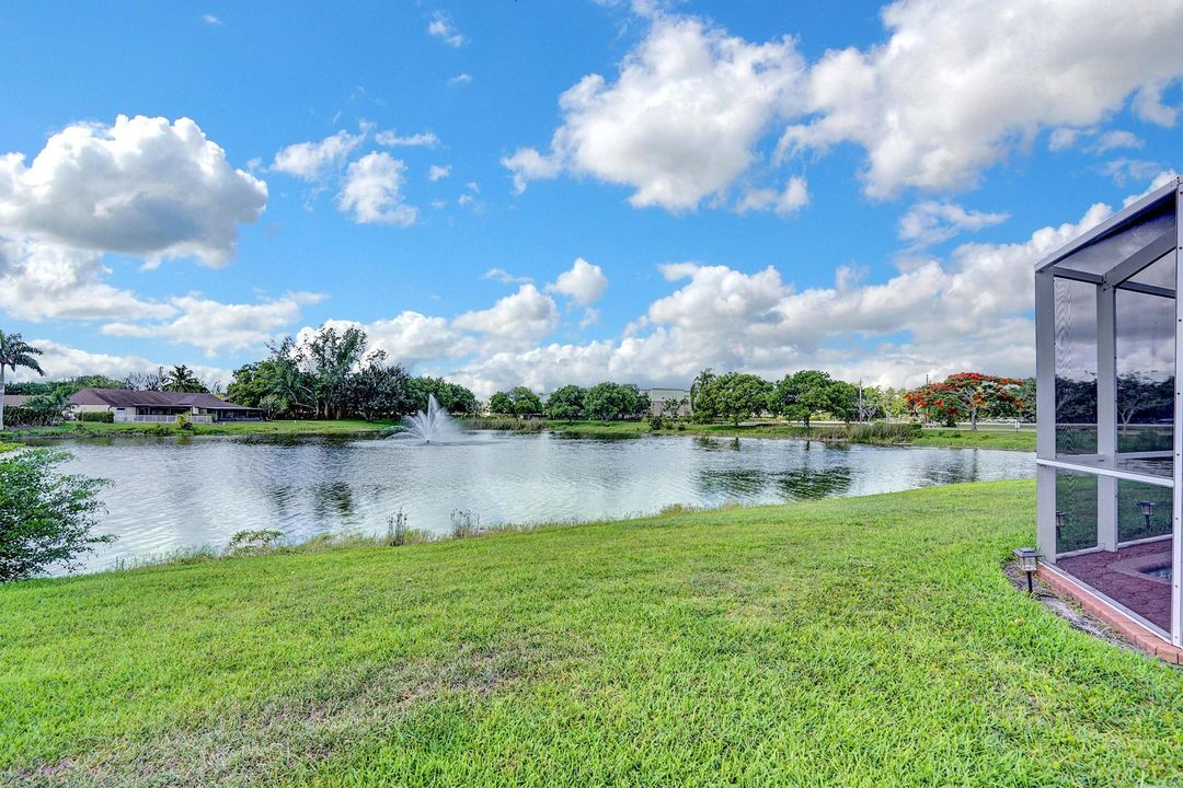 For Sale: $750,000 (3 beds, 2 baths, 1976 Square Feet)