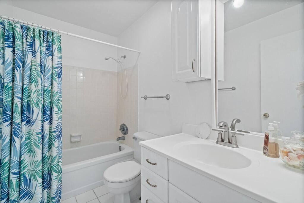 For Sale: $159,900 (2 beds, 2 baths, 1005 Square Feet)