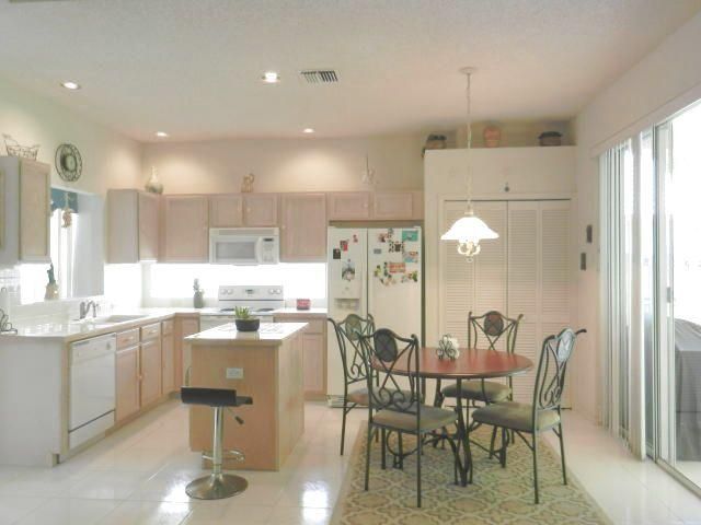 For Rent: $3,500 (3 beds, 2 baths, 1587 Square Feet)