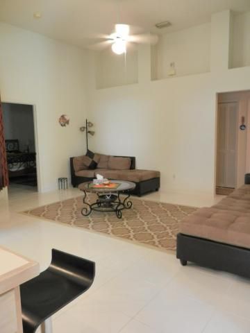 For Rent: $3,500 (3 beds, 2 baths, 1587 Square Feet)