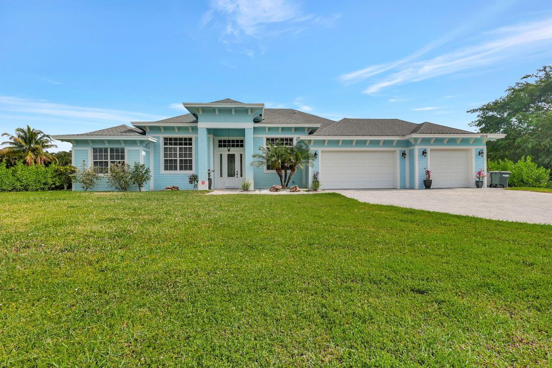 For Sale: $999,000 (4 beds, 3 baths, 2527 Square Feet)