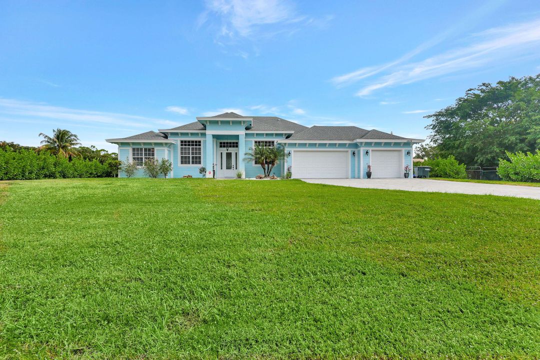 For Sale: $999,000 (4 beds, 3 baths, 2527 Square Feet)