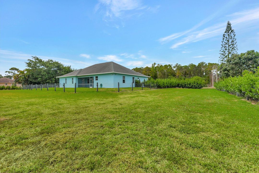 For Sale: $999,000 (4 beds, 3 baths, 2527 Square Feet)