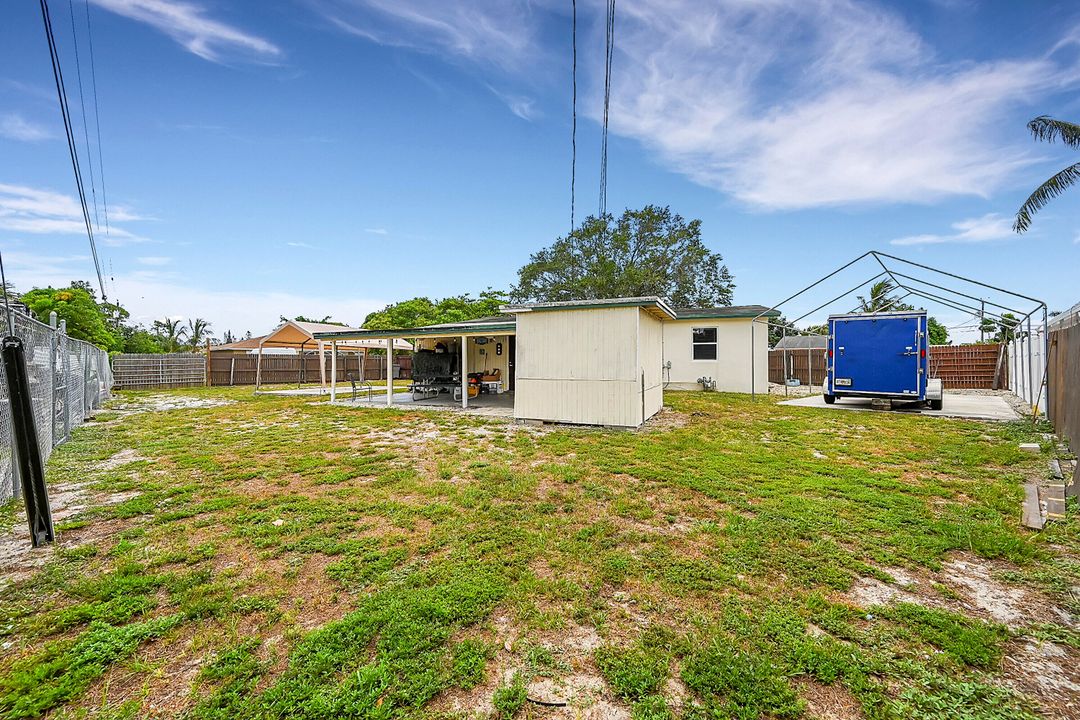 Active With Contract: $425,000 (3 beds, 2 baths, 1376 Square Feet)