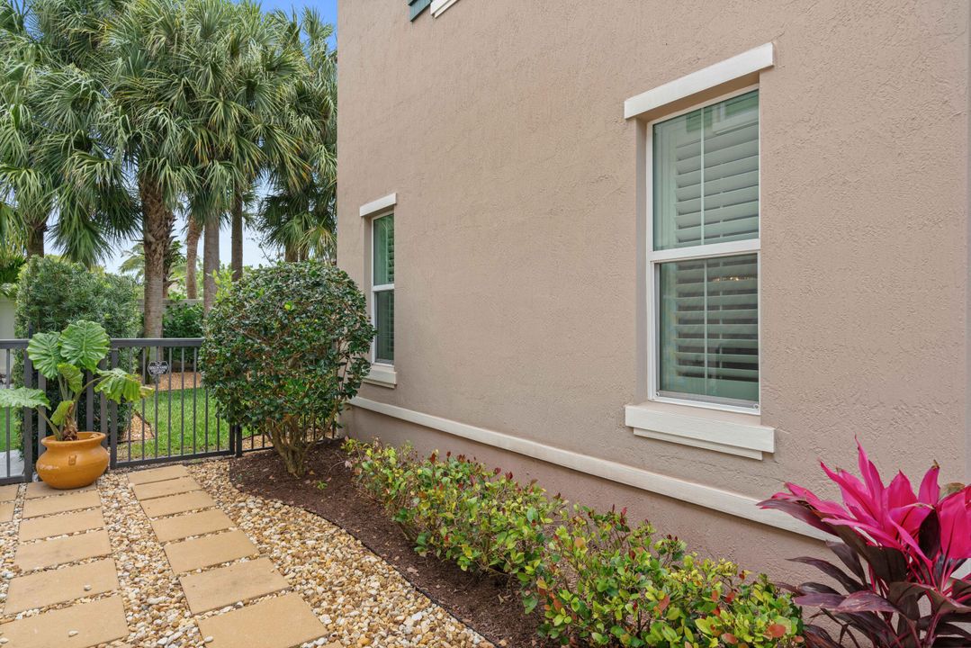 Active With Contract: $5,000 (4 beds, 3 baths, 2165 Square Feet)