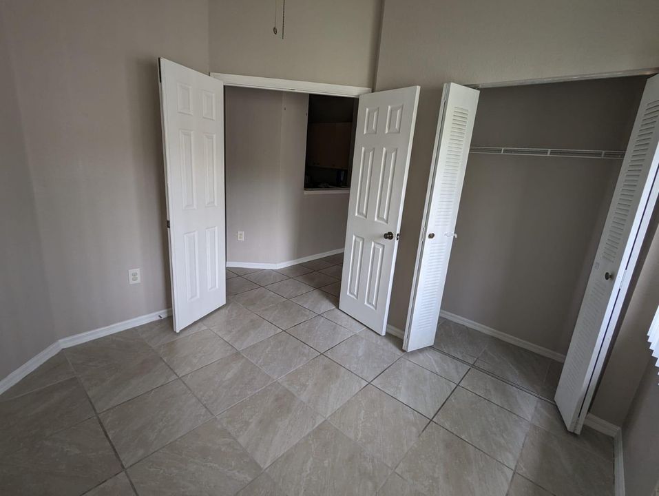 Active With Contract: $2,300 (3 beds, 2 baths, 1279 Square Feet)