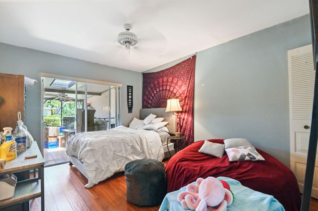 For Sale: $349,900 (2 beds, 2 baths, 1346 Square Feet)