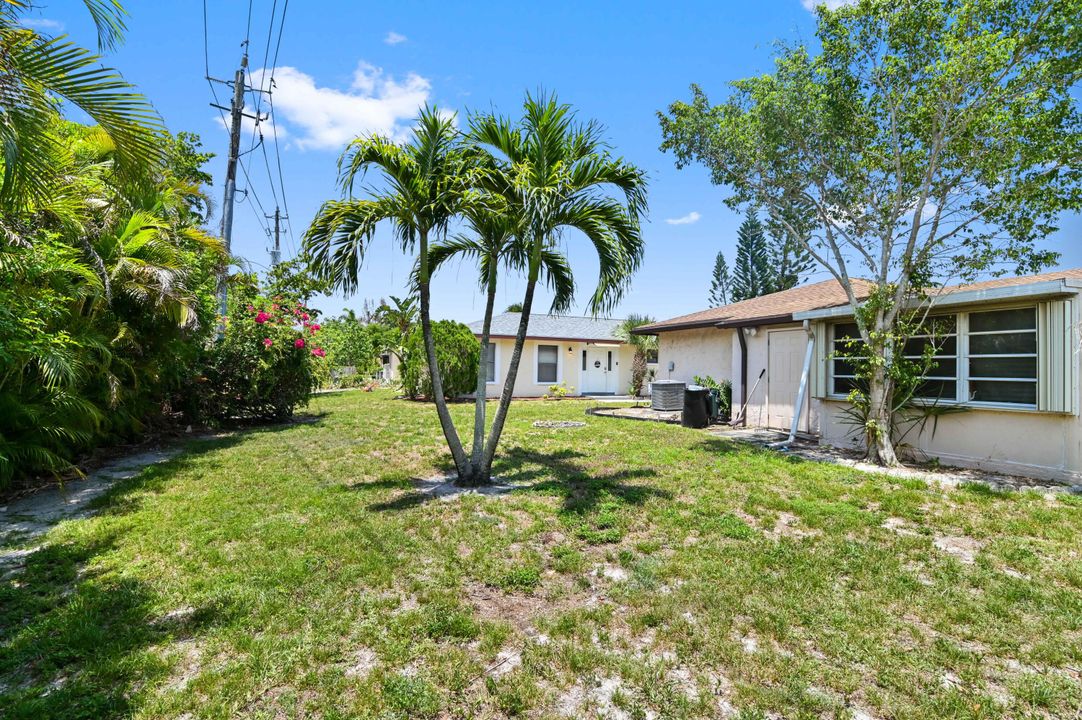 For Sale: $349,900 (2 beds, 2 baths, 1346 Square Feet)