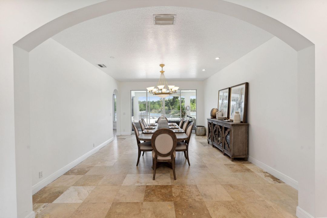 For Sale: $2,950,000 (5 beds, 4 baths, 4835 Square Feet)