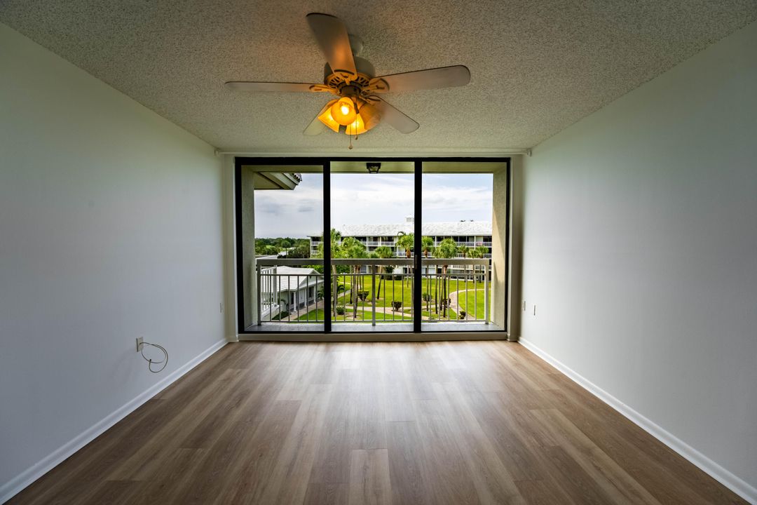 For Sale: $269,990 (2 beds, 2 baths, 1385 Square Feet)