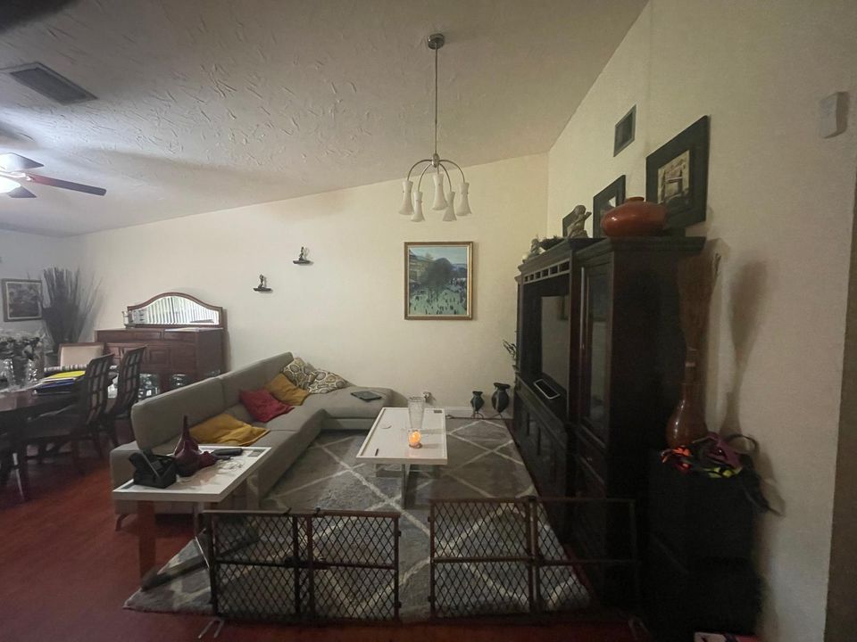 En Venta: $425,000 (3 camas, 2 baños, 1284 Pies cuadrados)