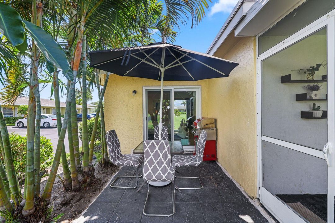 For Sale: $335,000 (2 beds, 2 baths, 1340 Square Feet)