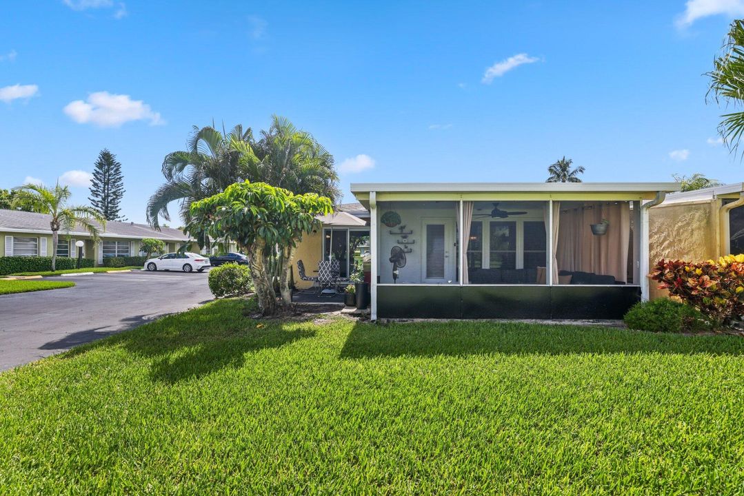 For Sale: $335,000 (2 beds, 2 baths, 1340 Square Feet)