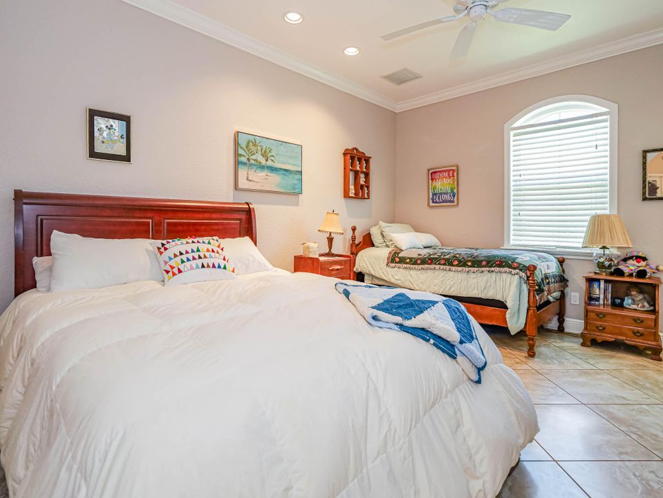 For Sale: $439,900 (3 beds, 2 baths, 2528 Square Feet)