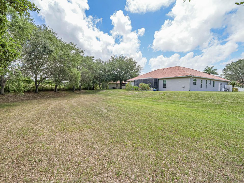 For Sale: $439,900 (3 beds, 2 baths, 2528 Square Feet)
