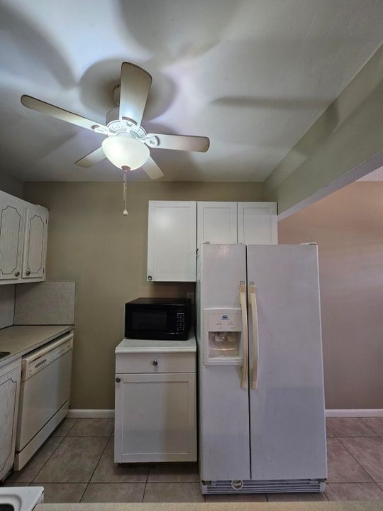 For Sale: $149,500 (2 beds, 1 baths, 819 Square Feet)