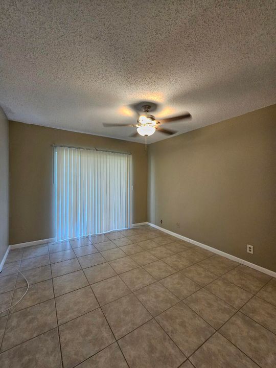 For Sale: $149,500 (2 beds, 1 baths, 819 Square Feet)