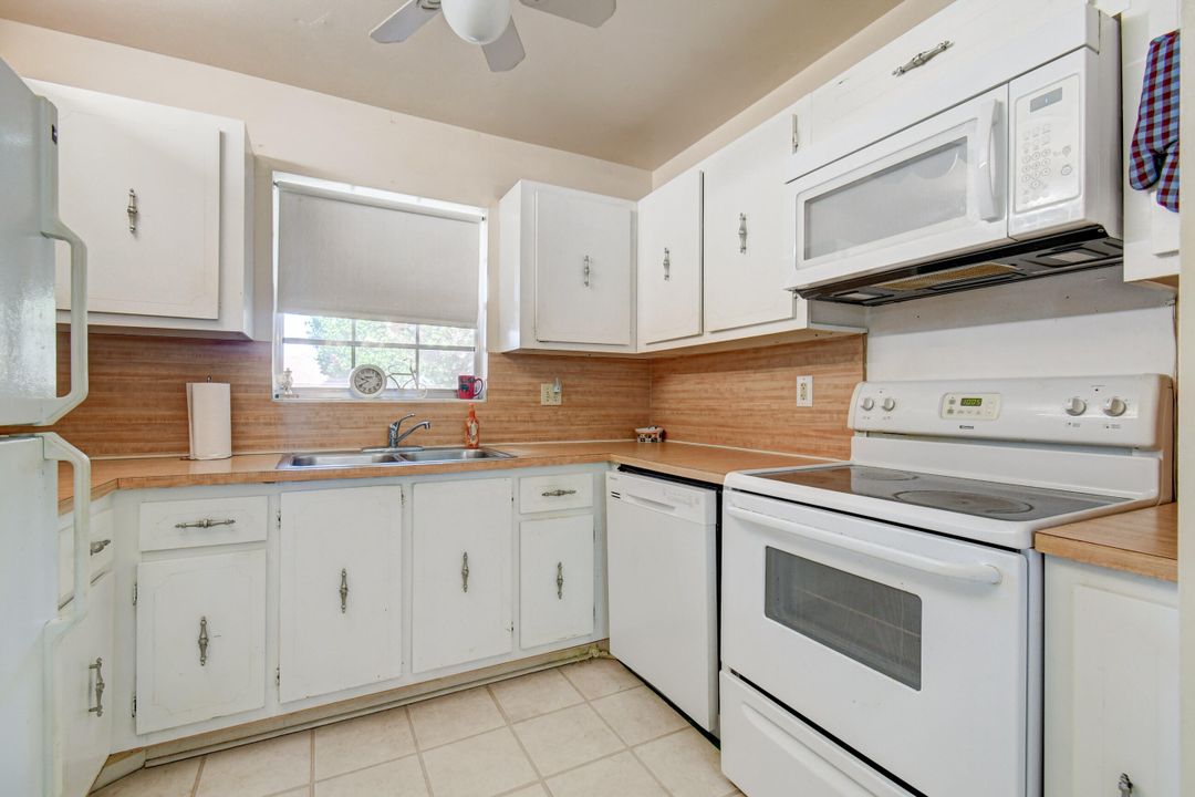 Active With Contract: $1,675 (2 beds, 2 baths, 1080 Square Feet)