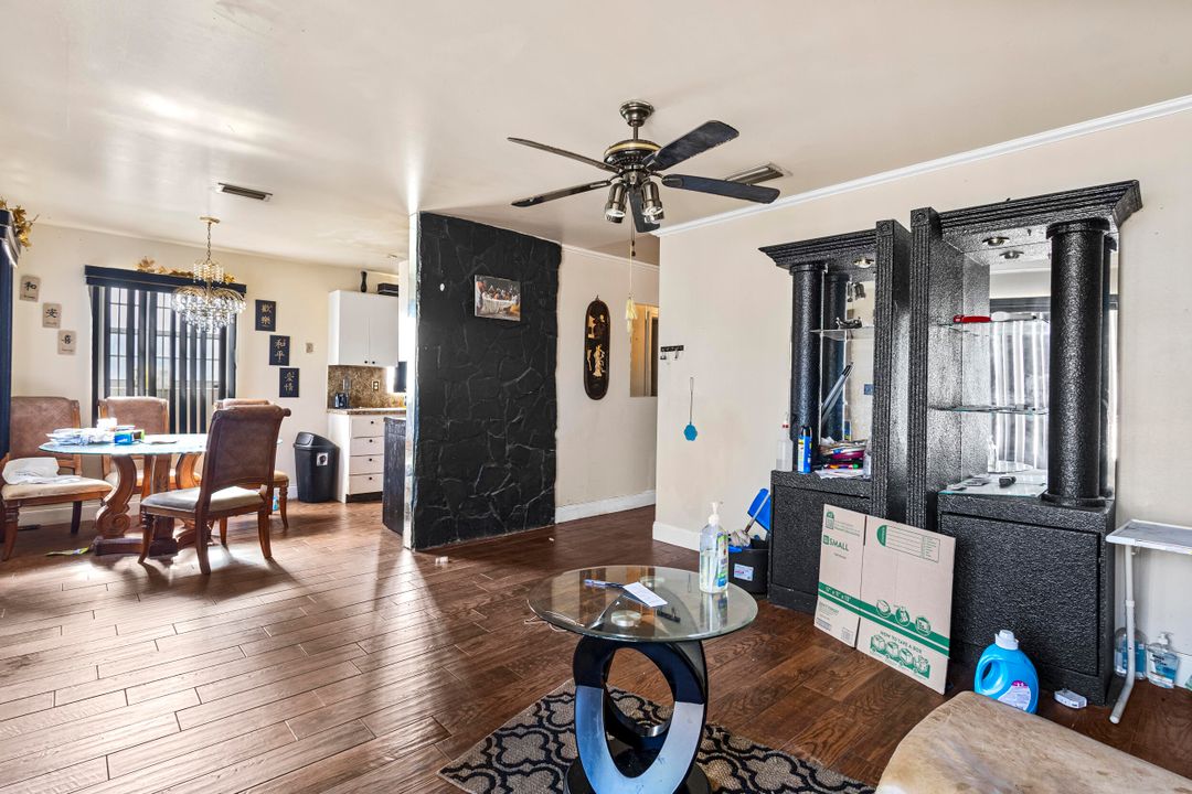 For Sale: $232,500 (3 beds, 1 baths, 968 Square Feet)