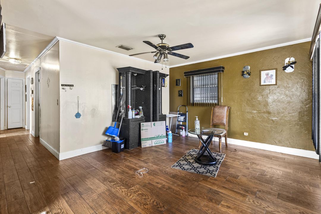 For Sale: $232,500 (3 beds, 1 baths, 968 Square Feet)