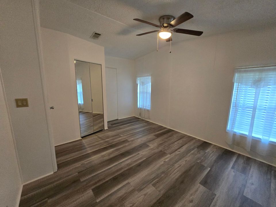 For Sale: $115,000 (2 beds, 2 baths, 1120 Square Feet)