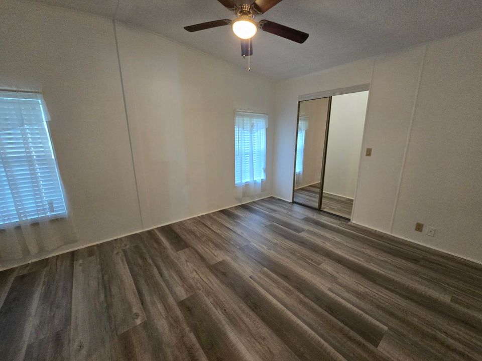 For Sale: $115,000 (2 beds, 2 baths, 1120 Square Feet)