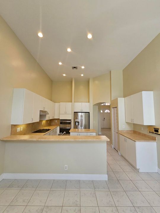 Active With Contract: $5,350 (3 beds, 2 baths, 2503 Square Feet)