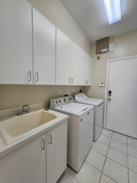 Active With Contract: $5,350 (3 beds, 2 baths, 2503 Square Feet)