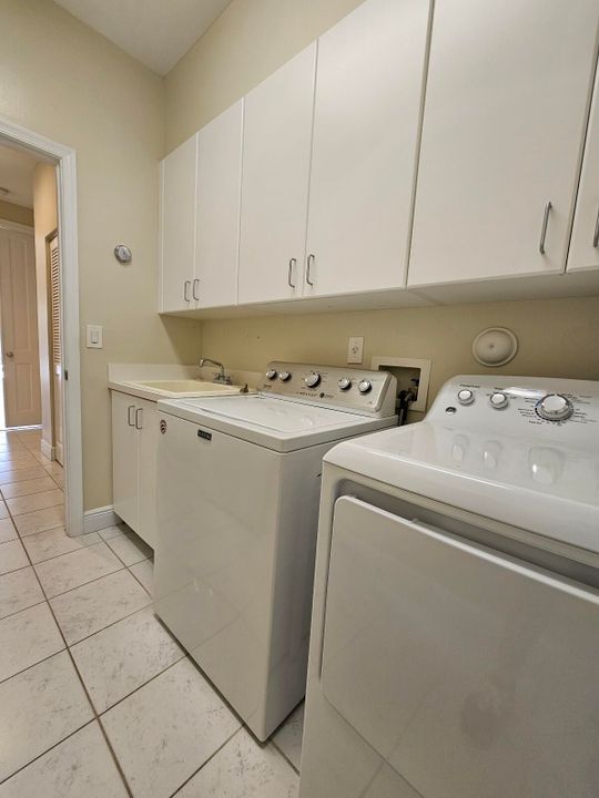 Active With Contract: $5,350 (3 beds, 2 baths, 2503 Square Feet)