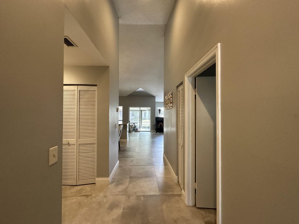 Active With Contract: $2,700 (2 beds, 2 baths, 1279 Square Feet)