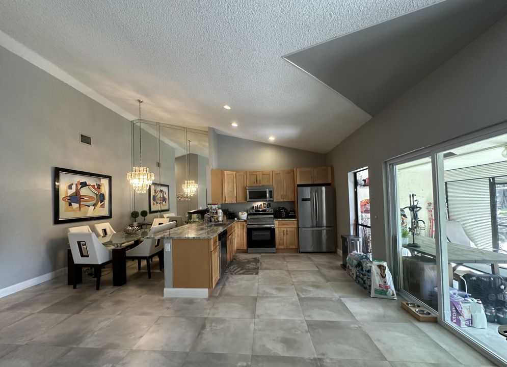 Active With Contract: $2,700 (2 beds, 2 baths, 1279 Square Feet)
