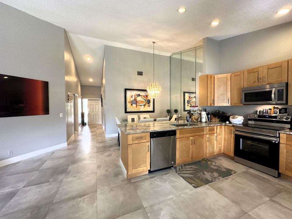 Active With Contract: $2,700 (2 beds, 2 baths, 1279 Square Feet)