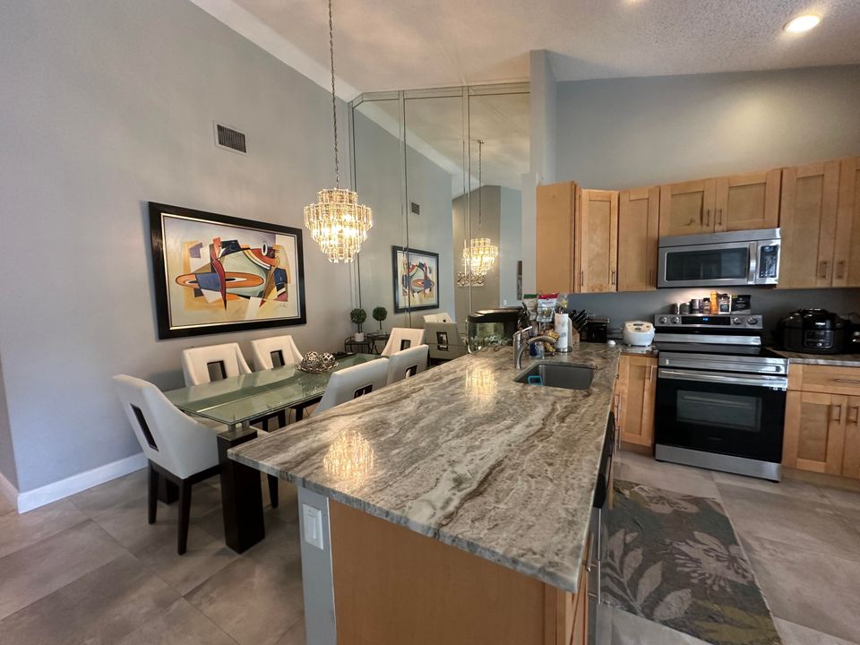 Active With Contract: $2,700 (2 beds, 2 baths, 1279 Square Feet)