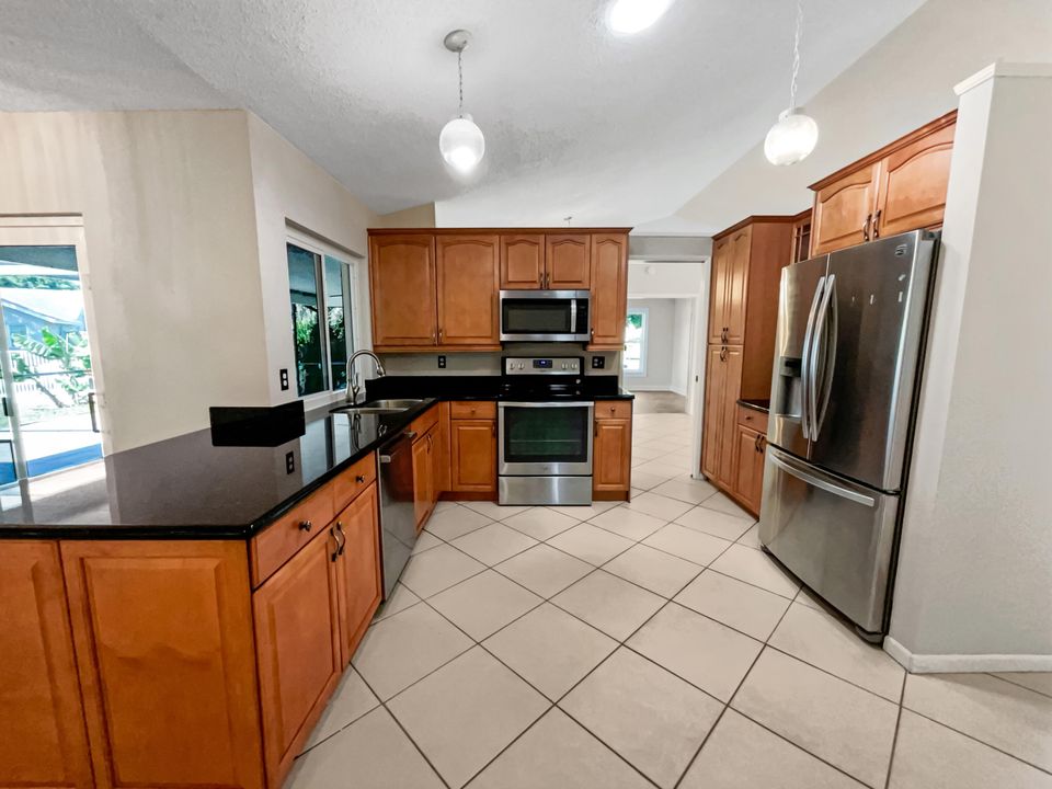 For Sale: $566,000 (4 beds, 2 baths, 1928 Square Feet)