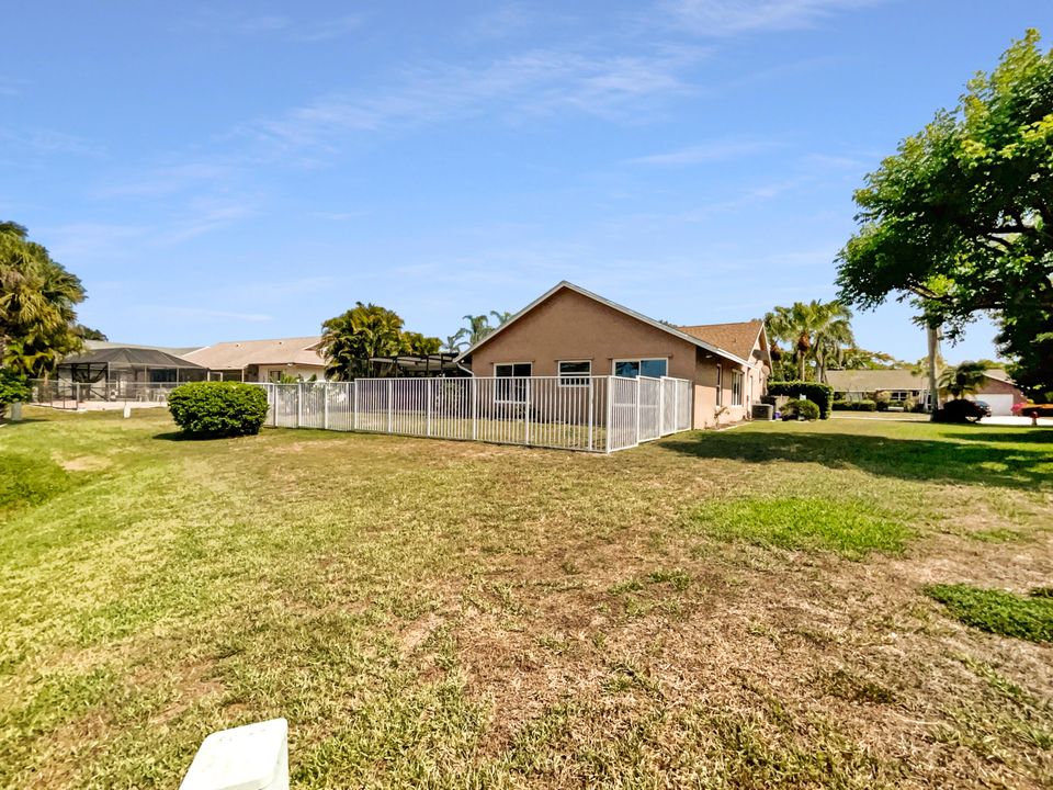 For Sale: $566,000 (4 beds, 2 baths, 1928 Square Feet)