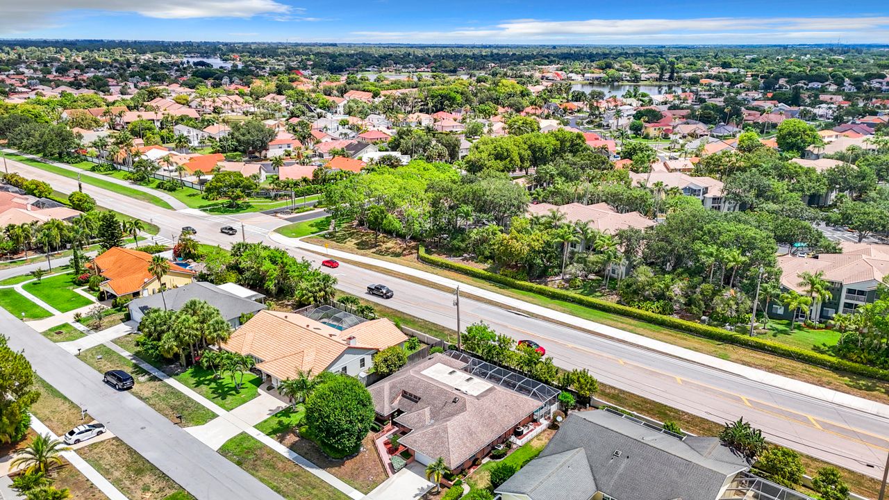 Active With Contract: $574,900 (4 beds, 3 baths, 2212 Square Feet)