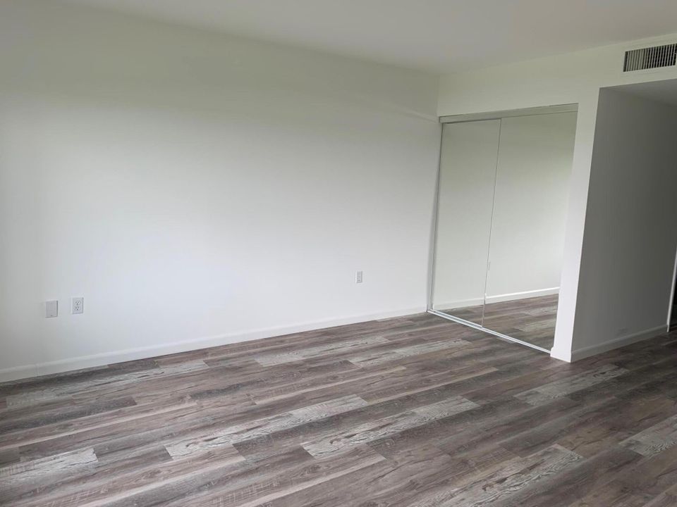 For Rent: $2,600 (2 beds, 2 baths, 1189 Square Feet)