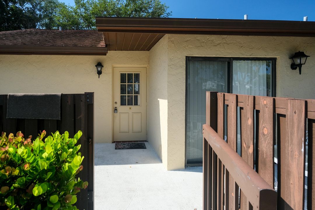 For Sale: $239,999 (2 beds, 2 baths, 1370 Square Feet)