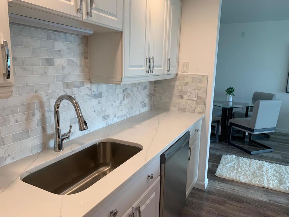 For Rent: $2,600 (2 beds, 2 baths, 1189 Square Feet)