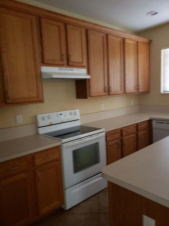 For Rent: $2,700 (4 beds, 2 baths, 2241 Square Feet)