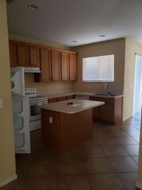 For Rent: $2,700 (4 beds, 2 baths, 2241 Square Feet)