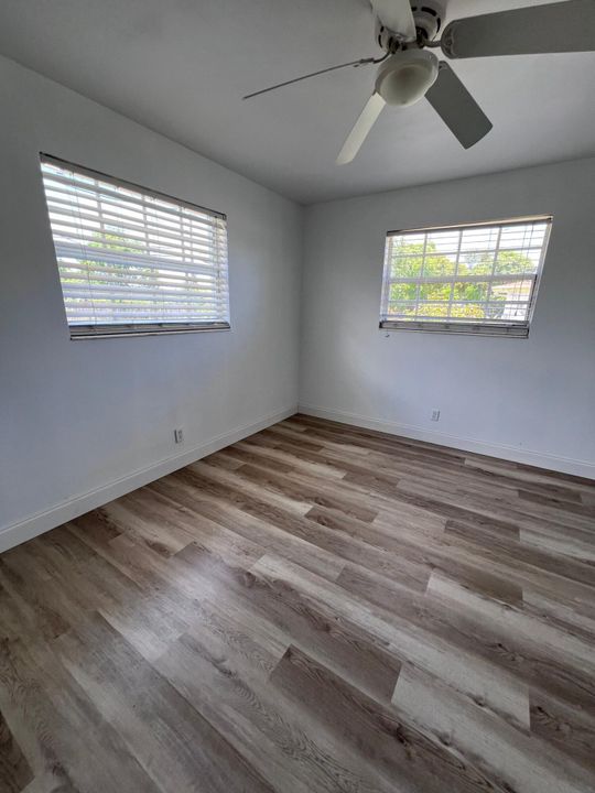 Active With Contract: $369,900 (3 beds, 2 baths, 1443 Square Feet)