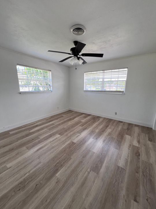 Active With Contract: $369,900 (3 beds, 2 baths, 1443 Square Feet)