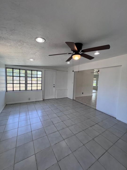 Active With Contract: $369,900 (3 beds, 2 baths, 1443 Square Feet)