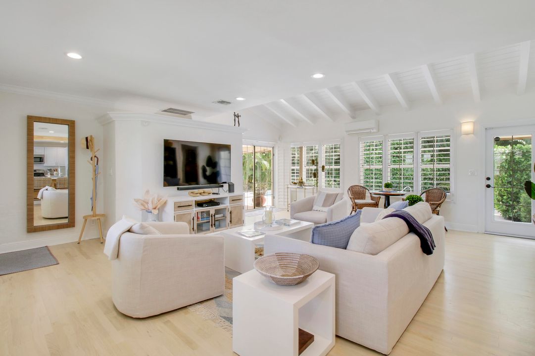 For Sale: $2,500,000 (2 beds, 2 baths, 1491 Square Feet)