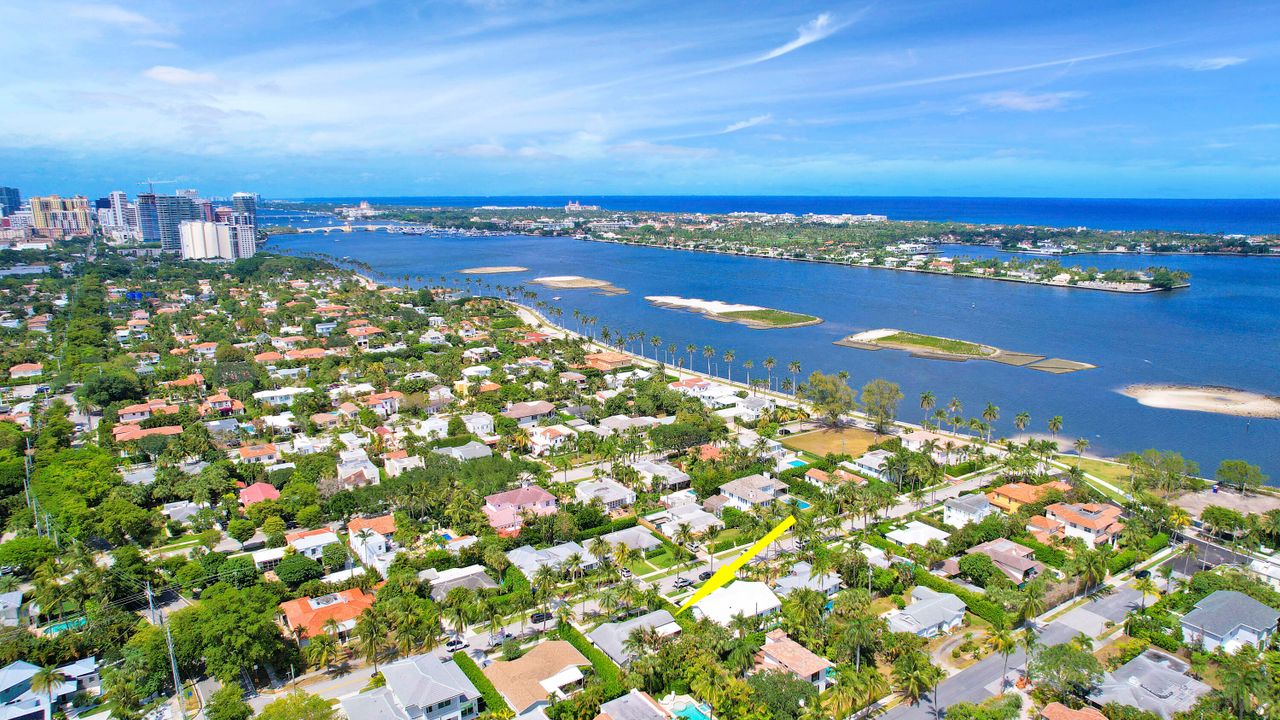 For Sale: $2,500,000 (2 beds, 2 baths, 1491 Square Feet)