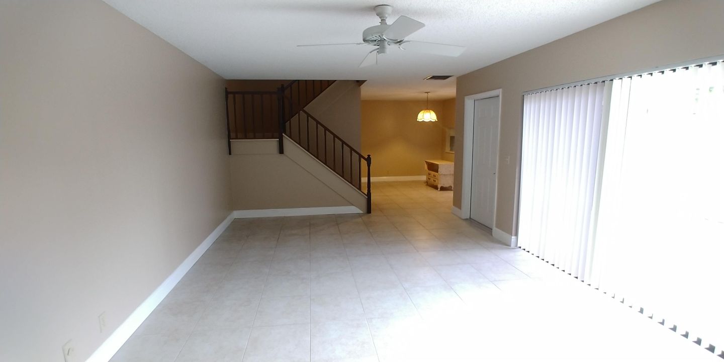 Active With Contract: $2,200 (2 beds, 2 baths, 1344 Square Feet)