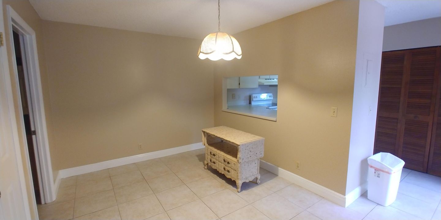 Active With Contract: $2,200 (2 beds, 2 baths, 1344 Square Feet)