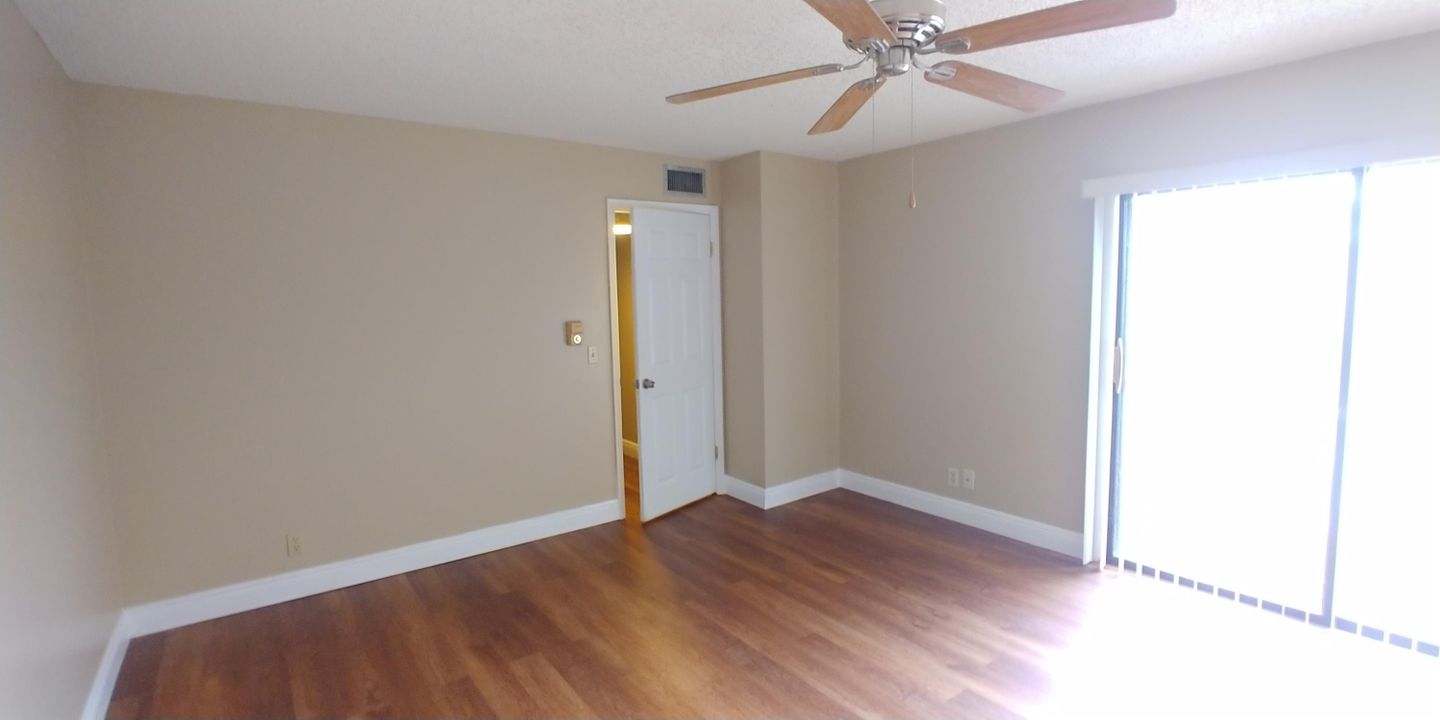 Active With Contract: $2,200 (2 beds, 2 baths, 1344 Square Feet)